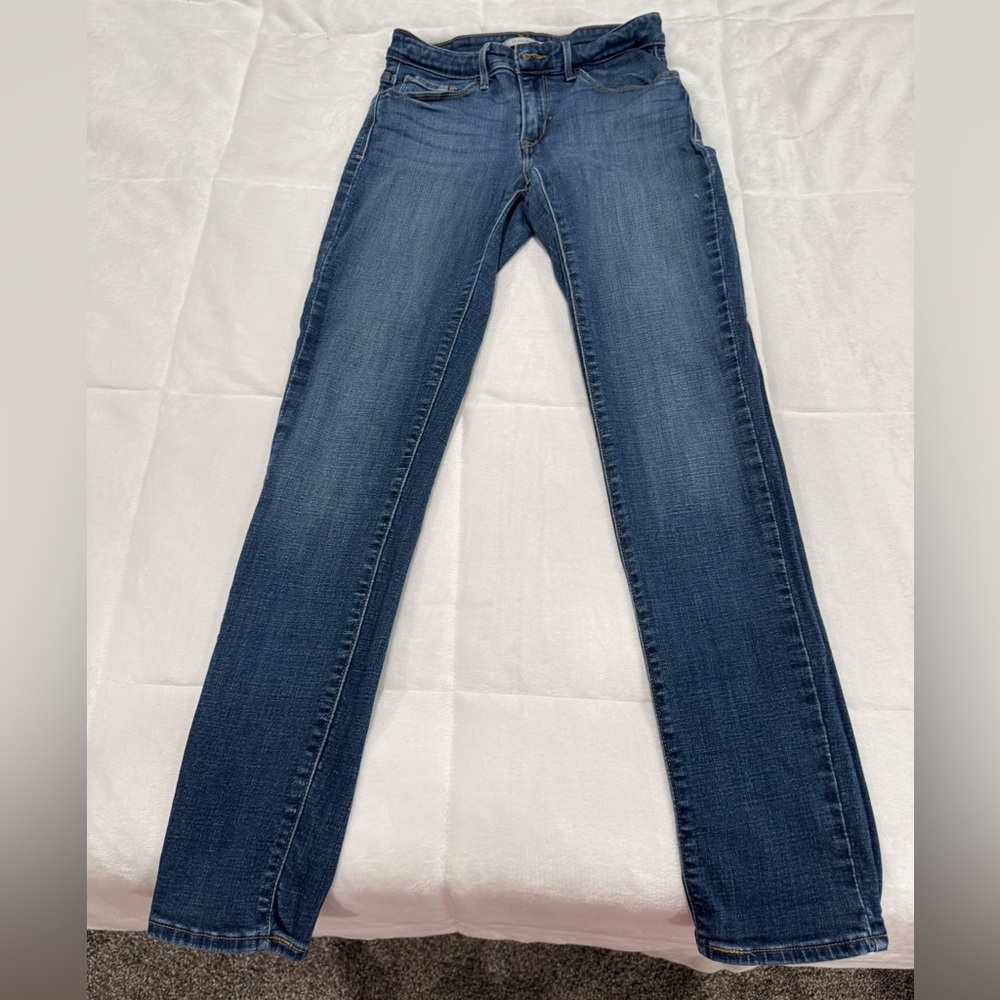 Levi’s Mid rise Skinny Jeans